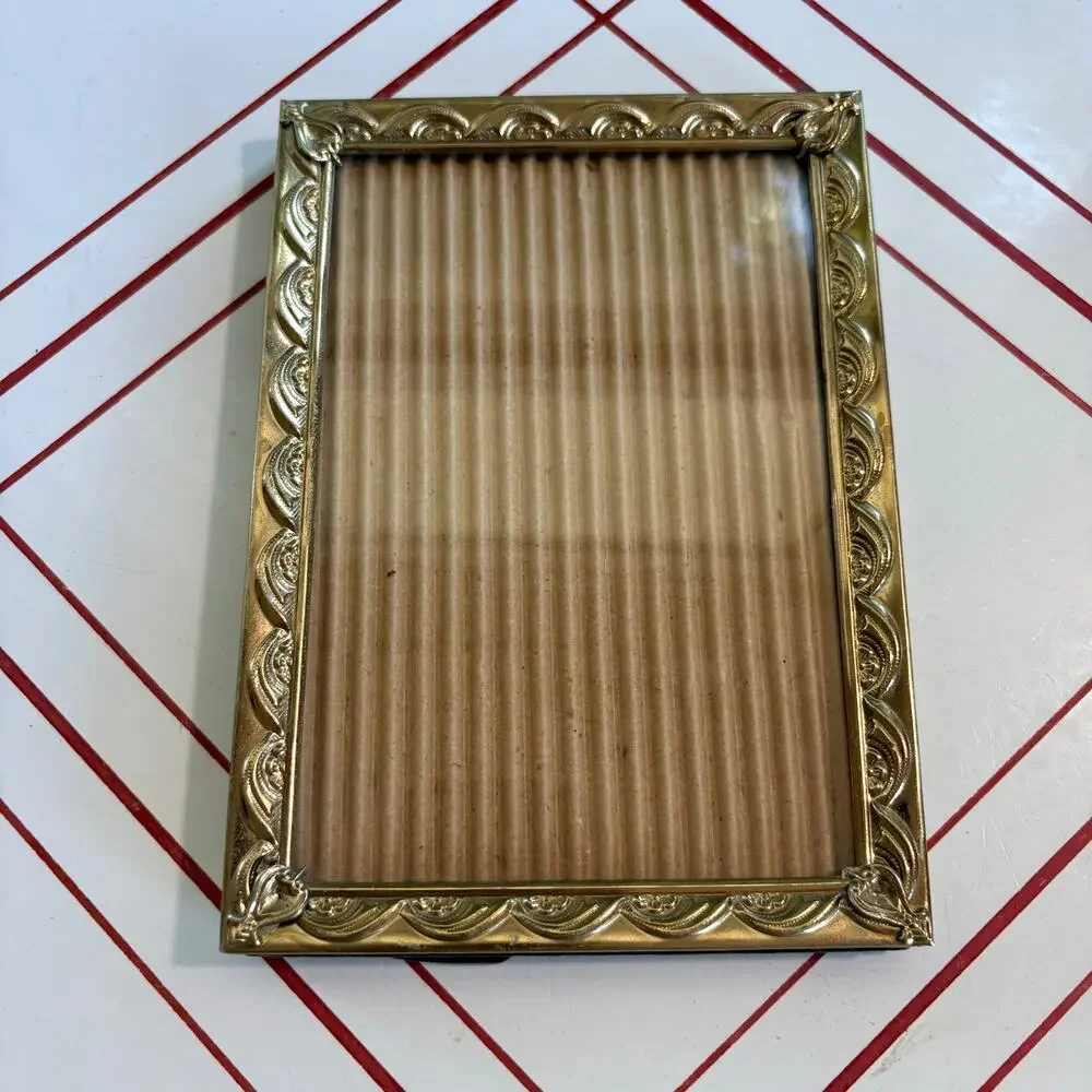 Vintage Gold Tone 5x7 Picture Frame Ornate Floral Tabletop Photo Frame.
